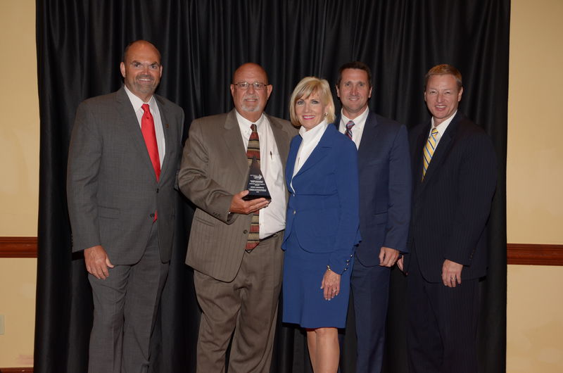 Oktaha superintendent receives award
